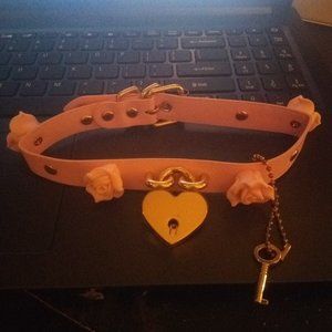 Pink Chocker with lock